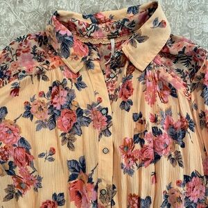 Free People Floral Button-Up Blouse Like New! Size Small